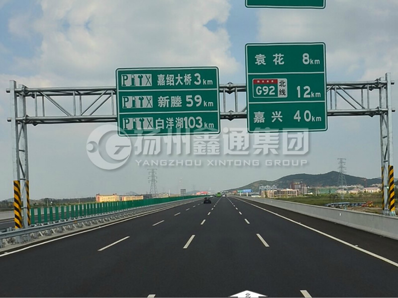 LMJ-029，桁架式標(biāo)志牌龍門架