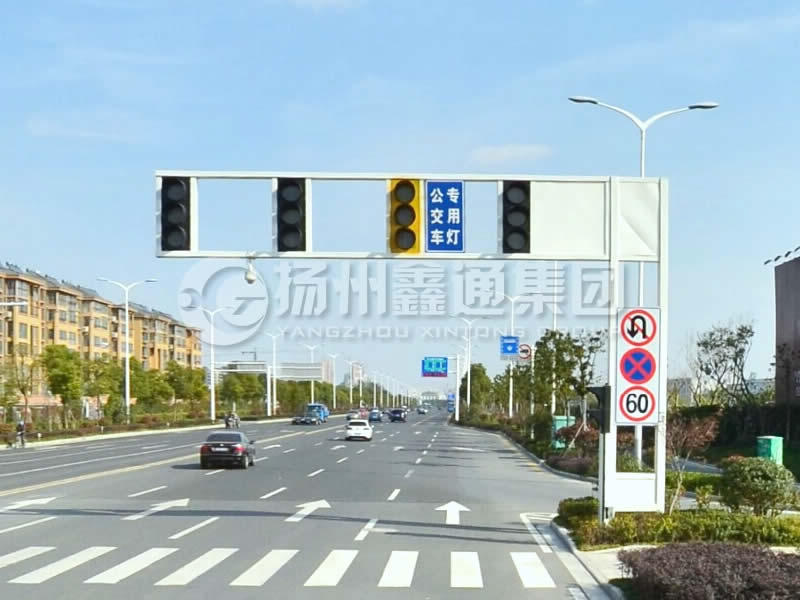 XHDG-024，框架信號燈桿，揚(yáng)州信號燈桿