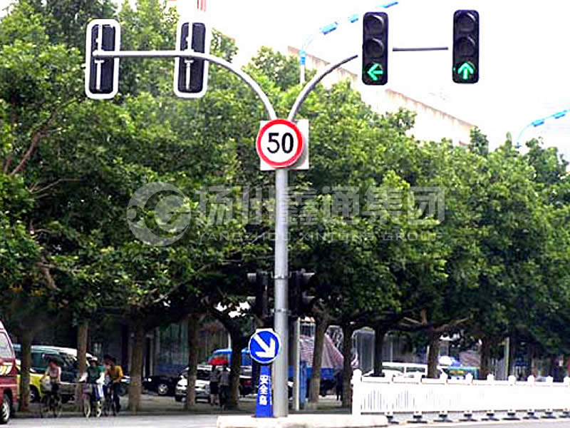 XHDG-038，雙挑彎臂信號(hào)燈桿