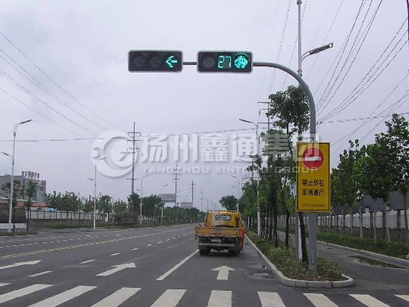 XHDG-051，自彎信號燈桿